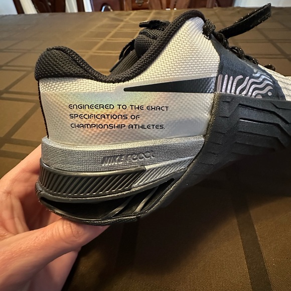 Nike metcon 8 woman’s training sneaker - Picture 3 of 8